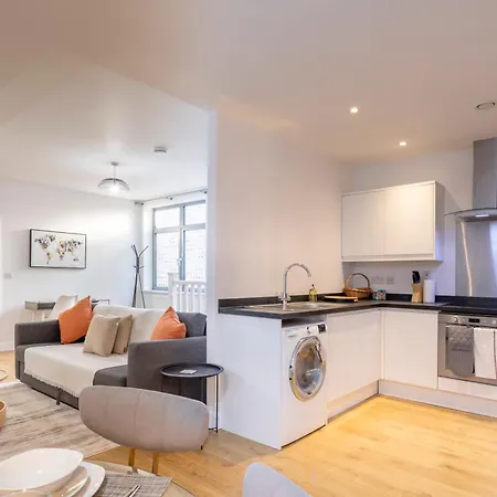 1 Bed Apartment - Redhill Central, Surrey, Gatwick #4 Exterior photo