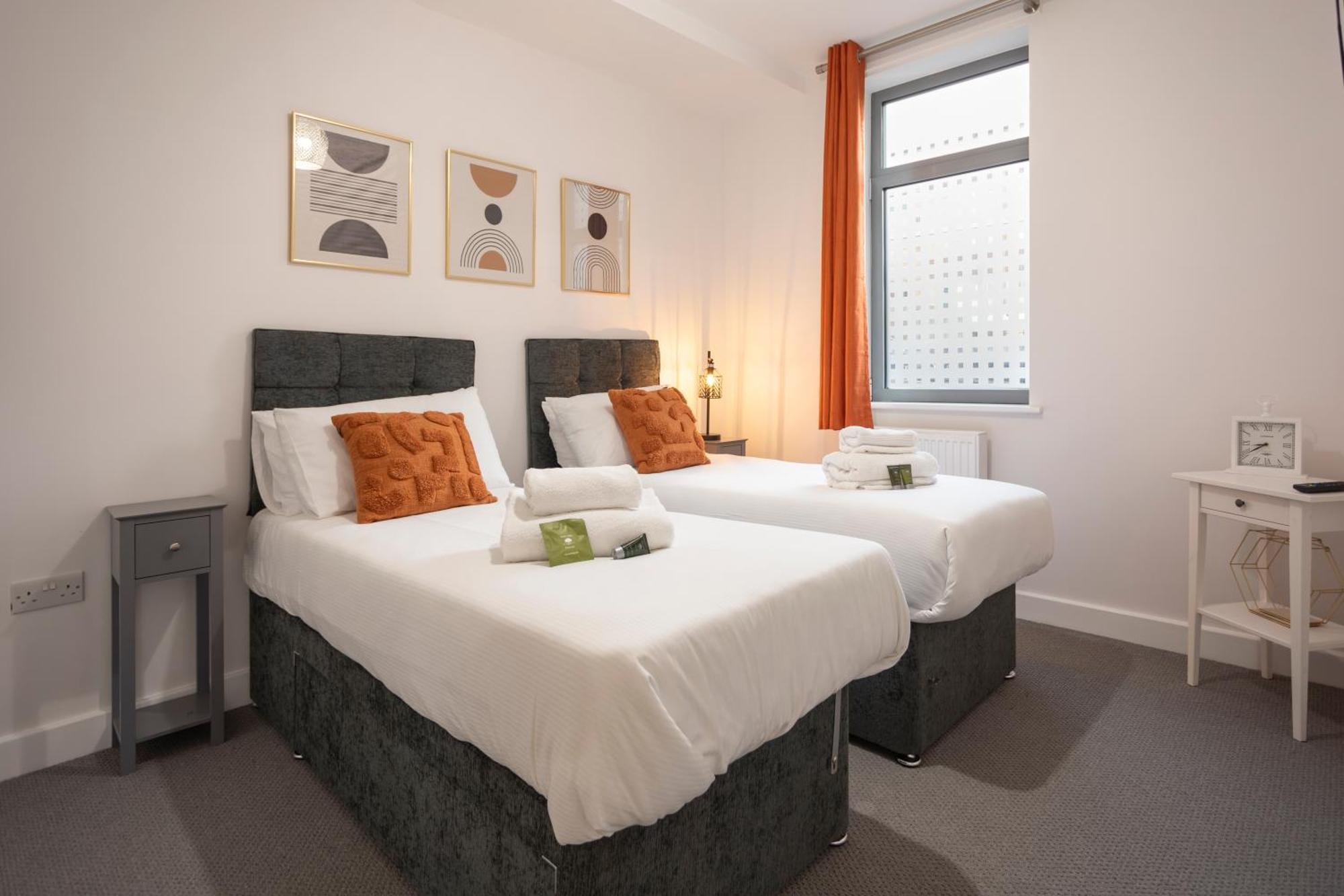 1 Bed - Redhill Central, Surrey, Gatwick #4 Apartment